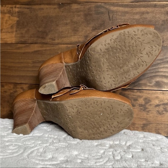 Anthropologie Miss Albright Ruffle Peep Toe Brown Leather Bootie Sz 39 US 8.5 - Picture 5 of 13